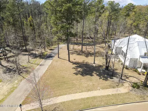 137 W Florida Blvd, Madison, MS 39110 photo 2