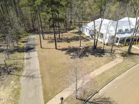 137 W Florida Blvd, Madison, MS 39110 photo 3