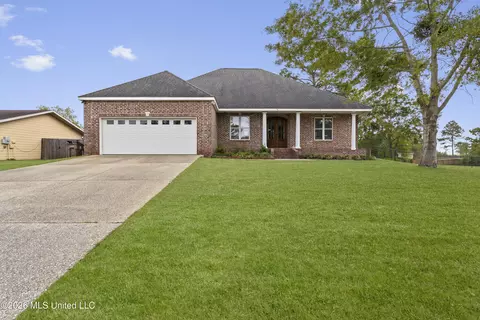 670 Mulberry Dr, Biloxi, MS 39532
