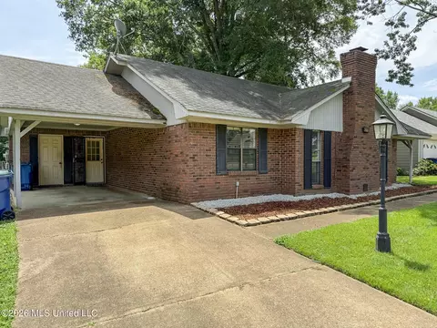 Exterior - 6406 Cherokee Dr, Olive Branch, MS 38654 photo 3 of 7