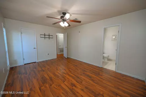 Bedroom - 6406 Cherokee Dr, Olive Branch, MS 38654 photo 2 of 3