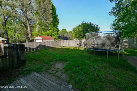 Exterior - 6406 Cherokee Dr, Olive Branch, MS 38654 photo 7 of 7