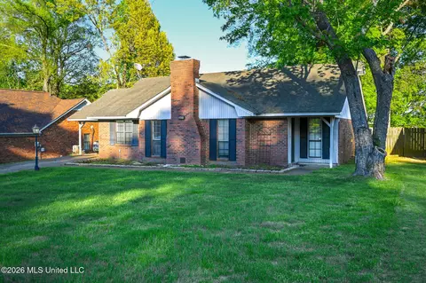6406 Cherokee Dr, Olive Branch, MS 38654