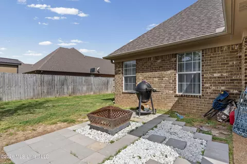 Exterior - 695 Robertson Way, Hernando, MS 38632 photo 4 of 5