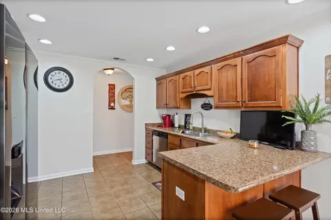 Kitchen - 695 Robertson Way, Hernando, MS 38632 photo 1 of 2