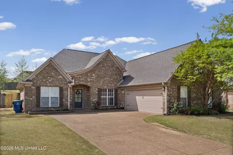 Exterior - 695 Robertson Way, Hernando, MS 38632 photo 2 of 5