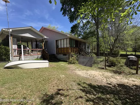 64 Lee Prine Dr, Perkinston, MS 39573
