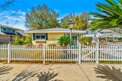 1496 Miller St, Biloxi, MS 39530