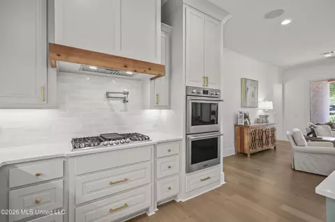 Kitchen - 314 Penrose Pl, Madison, MS 39110 photo 2 of 4