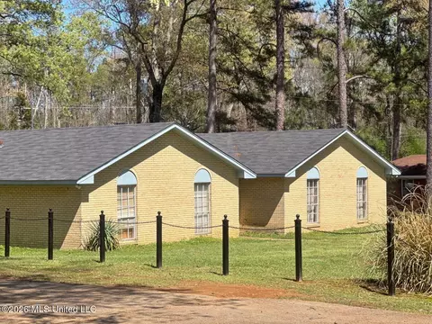 1724 Hamilton Blvd, Jackson, MS 39213 photo 2