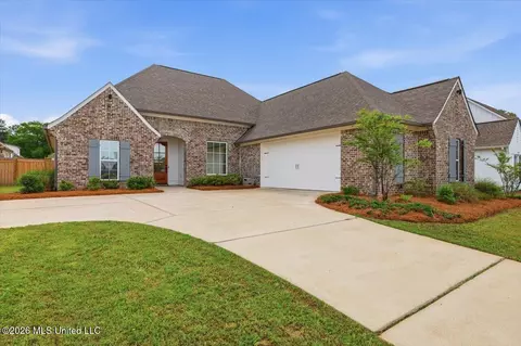 Exterior - 102 Sweetbriar Ct, Canton, MS 39046 photo 2 of 6