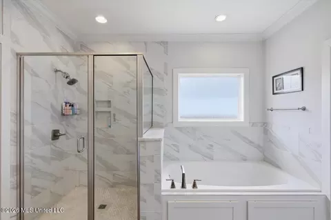 Bath - 102 Sweetbriar Ct, Canton, MS 39046 photo 1 of 3