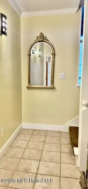 Entry Way - 61 Breakers Ln, Ridgeland, MS 39157 photo 2 of 2