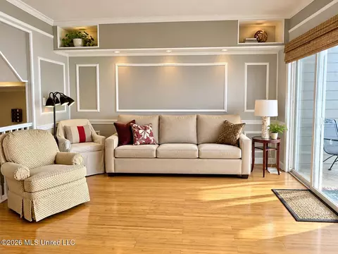 Living - 61 Breakers Ln, Ridgeland, MS 39157 photo 2 of 2