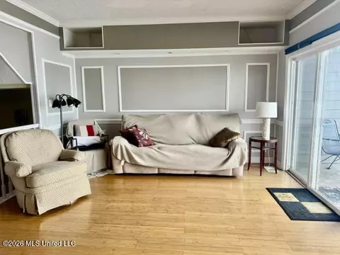 Living - 61 Breakers Ln, Ridgeland, MS 39157 photo 3 of 3