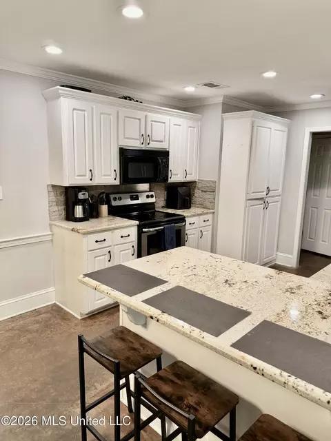 Kitchen - 1007 Cobblestone Pl, Brandon, MS 39042 photo 4 of 4