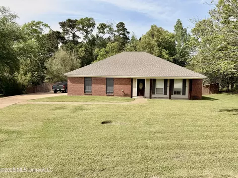 1007 Stonehendge Dr, Brandon, MS 39042