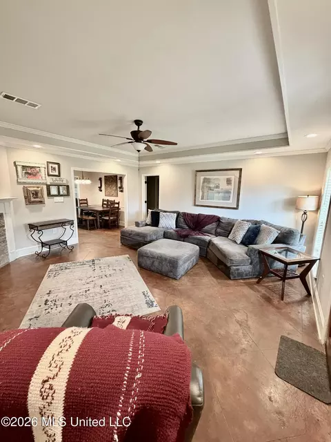 Living - 1007 Cobblestone Pl, Brandon, MS 39042 photo 3 of 5