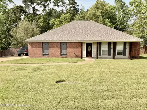 Exterior - 1007 Cobblestone Pl, Brandon, MS 39042 photo 2 of 4