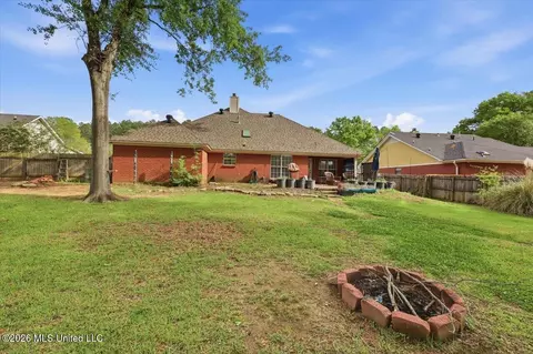 Exterior - 215 Cambridge Dr, Madison, MS 39110 photo 2 of 7