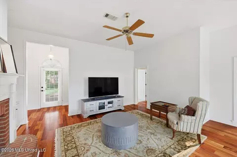 Living - 215 Cambridge Dr, Madison, MS 39110 photo 3 of 3