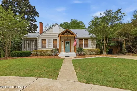 724 S College St, Brandon, MS 39042