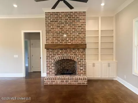 Living - 120 Braydens Bnd, Brandon, MS 39042 photo 4 of 4