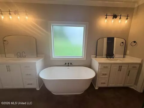 Bath - 120 Braydens Bnd, Brandon, MS 39042 photo 1 of 5