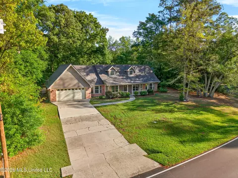 508 W Lakeshore Dr, Carriere, MS 39426