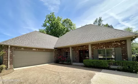 Exterior - 122 Weldon Dr, Madison, MS 39110 photo 2 of 5
