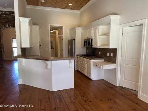 Kitchen - 122 Weldon Dr, Madison, MS 39110 photo 1 of 2