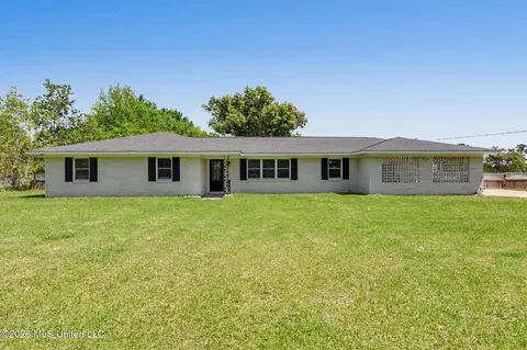 6224 Ehelers St, Moss Point, MS 39563