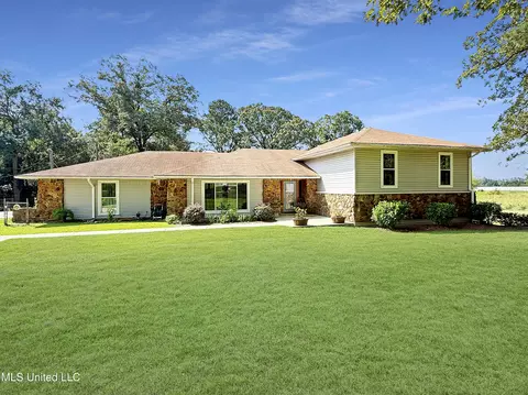 587 Shivers Rd, New Hebron, MS 39140