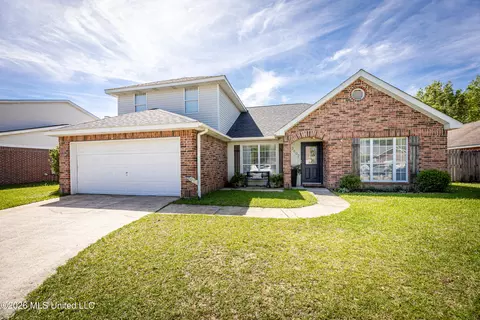 3602 Reeves Ln, Ocean Springs, MS 39564