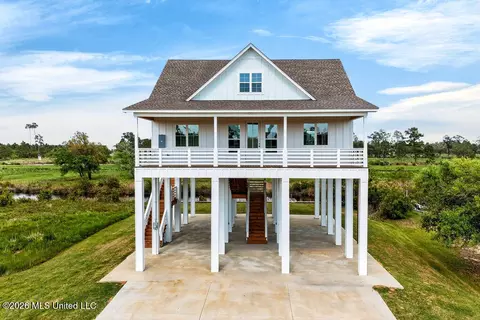 5089 Atlantis Dr, Bay Saint Louis, MS 39520