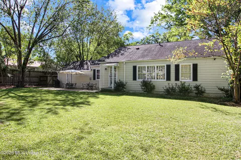 Exterior - 3861 Tyrone Dr, Jackson, MS 39216 photo 6 of 8