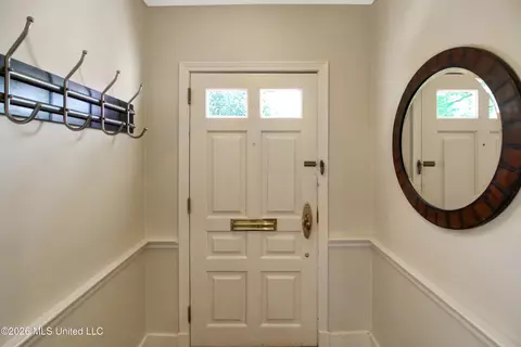 Entry Way - 3861 Tyrone Dr, Jackson, MS 39216 photo 1 of 1