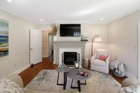 Living - 3861 Tyrone Dr, Jackson, MS 39216 photo 3 of 4