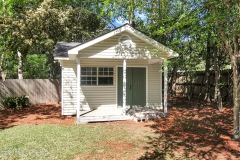 Exterior - 3861 Tyrone Dr, Jackson, MS 39216 photo 5 of 8
