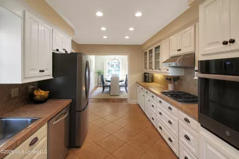 Kitchen - 3861 Tyrone Dr, Jackson, MS 39216 photo 1 of 9