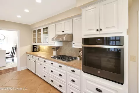 Kitchen - 3861 Tyrone Dr, Jackson, MS 39216 photo 4 of 9