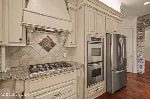 Kitchen - 129 Carrick Ave, Madison, MS 39110 photo 7 of 7