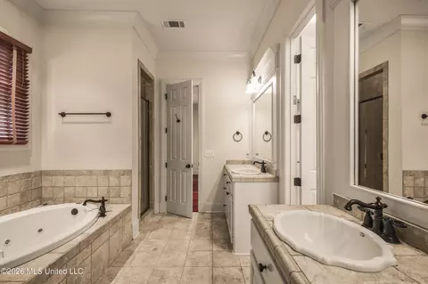 Entry Way - 129 Carrick Ave, Madison, MS 39110 photo 6 of 7