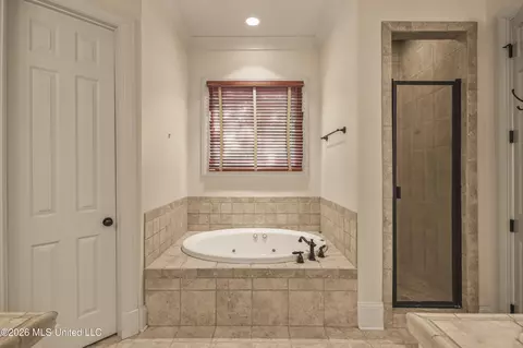 Bath - 129 Carrick Ave, Madison, MS 39110 photo 3 of 7
