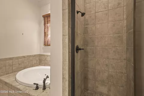Bath - 129 Carrick Ave, Madison, MS 39110 photo 4 of 7