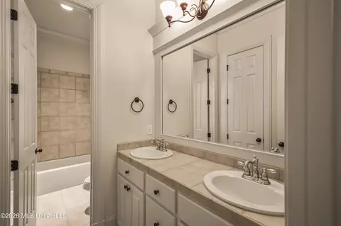 Bath - 129 Carrick Ave, Madison, MS 39110 photo 6 of 7