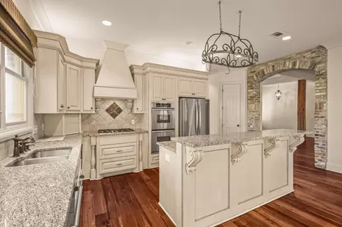 Kitchen - 129 Carrick Ave, Madison, MS 39110 photo 4 of 7