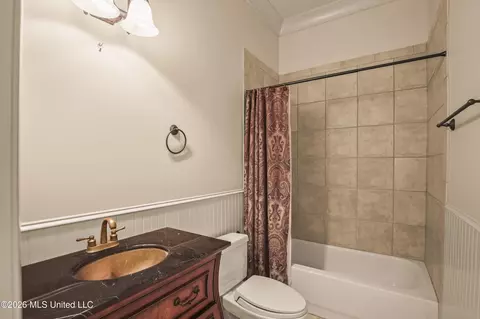 Bath - 129 Carrick Ave, Madison, MS 39110 photo 1 of 7