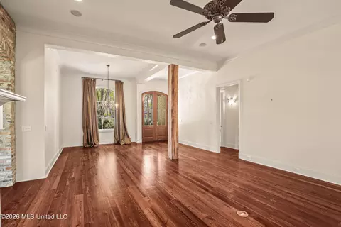 Living - 129 Carrick Ave, Madison, MS 39110 photo 5 of 6
