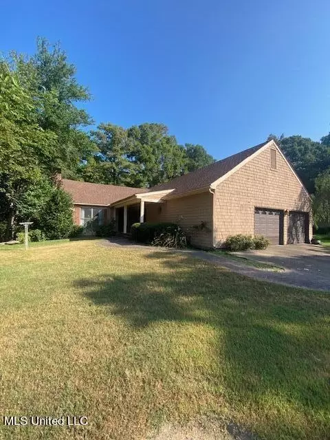 719 Cypress Crk, Clarksdale, MS 38614